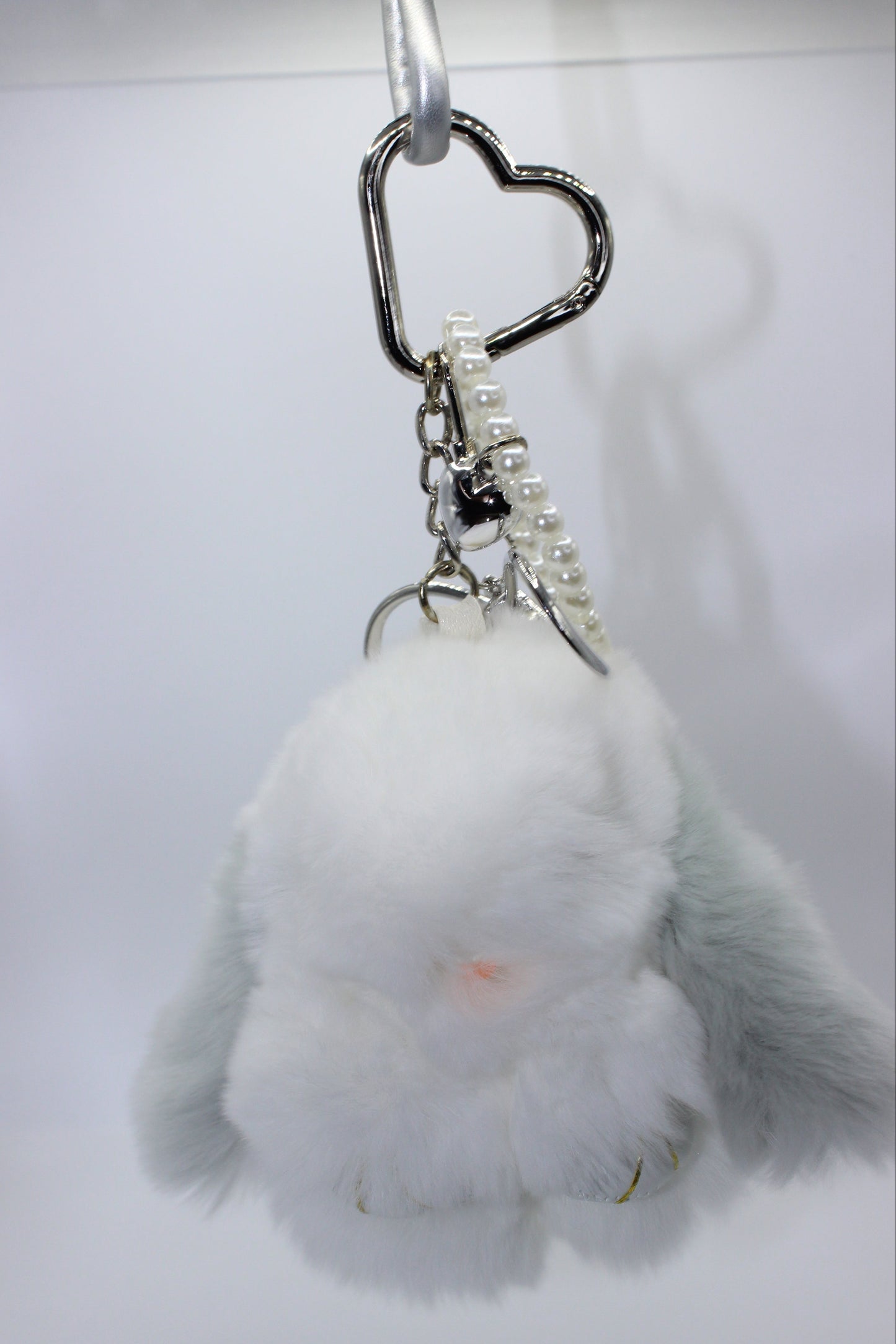 Plush Bunny Keychain – Pearl Chain & Heart Clip Bag Charm