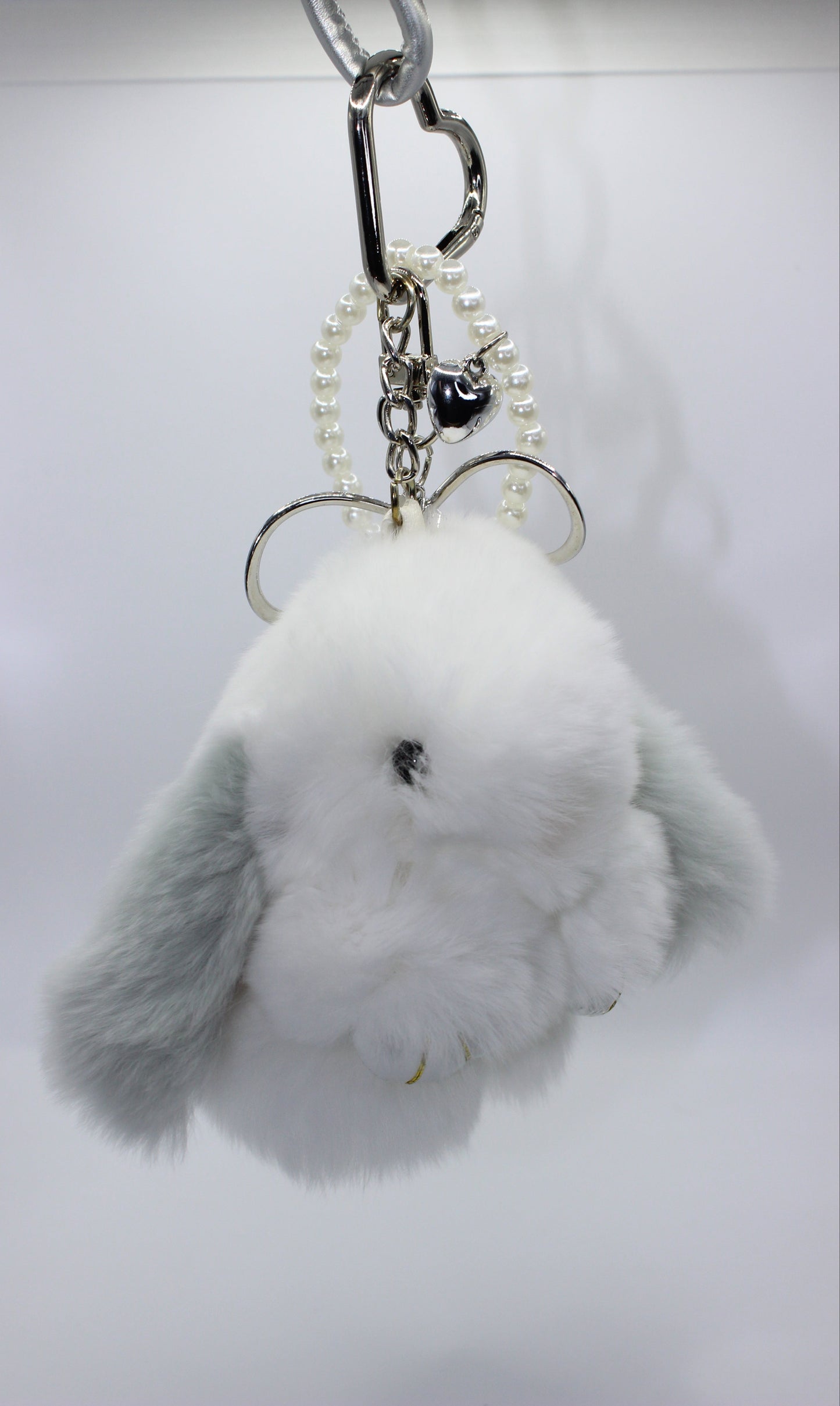 Plush Bunny Keychain – Pearl Chain & Heart Clip Bag Charm